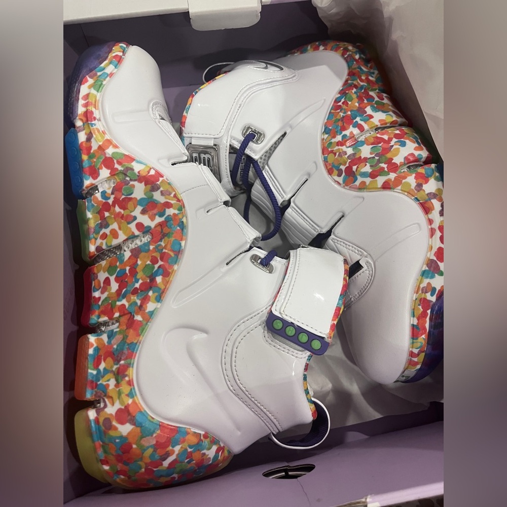 Zoom Lebron IV- fruity pebbles